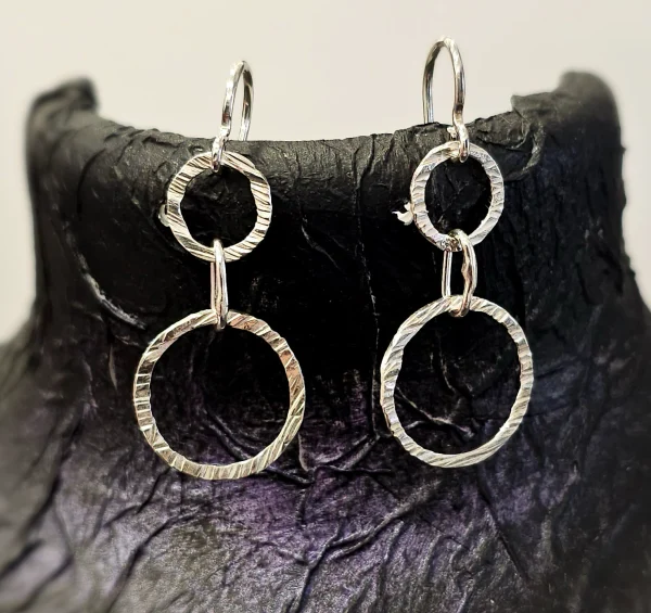 Pendientes Aros Dobles Plata Texturizada - Joyería Moderna Minimalista