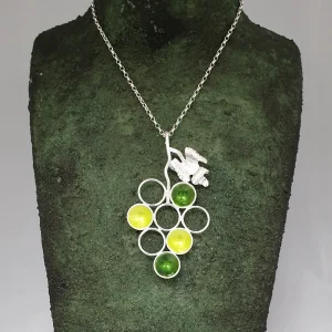 Colgante Racimo Uvas Plata Esmalte Verde - Joyería Naturaleza Vino